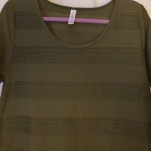 Lularoe Classic T in XL